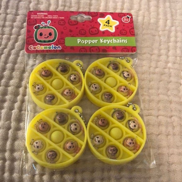 CoComelon Yellow Puzzle Toys 4 Pack - Picture 3 of 5